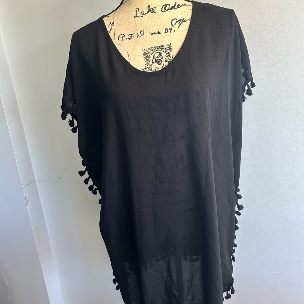 Elegant Black Kimono with‎ Tassel Details